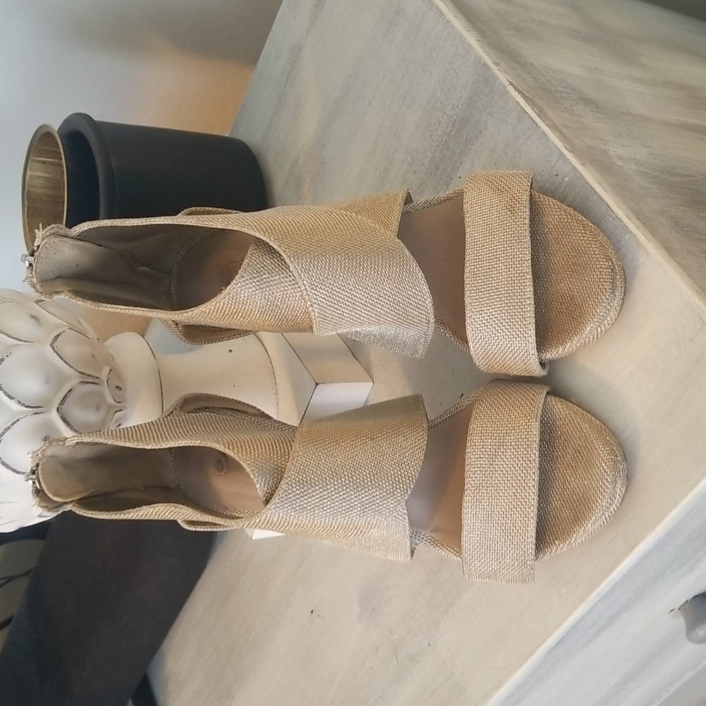Zara Gold Strappy Heels SZ 37/6.5 - Picture 4 of 8